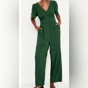 Old Navy Forest Green Jumpsuit L Petite Wide Leg  • Puff Sleeve • Pockets